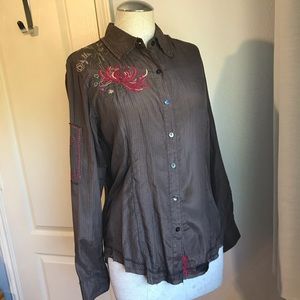 Chicos Button down shirt western flower embroidery look
